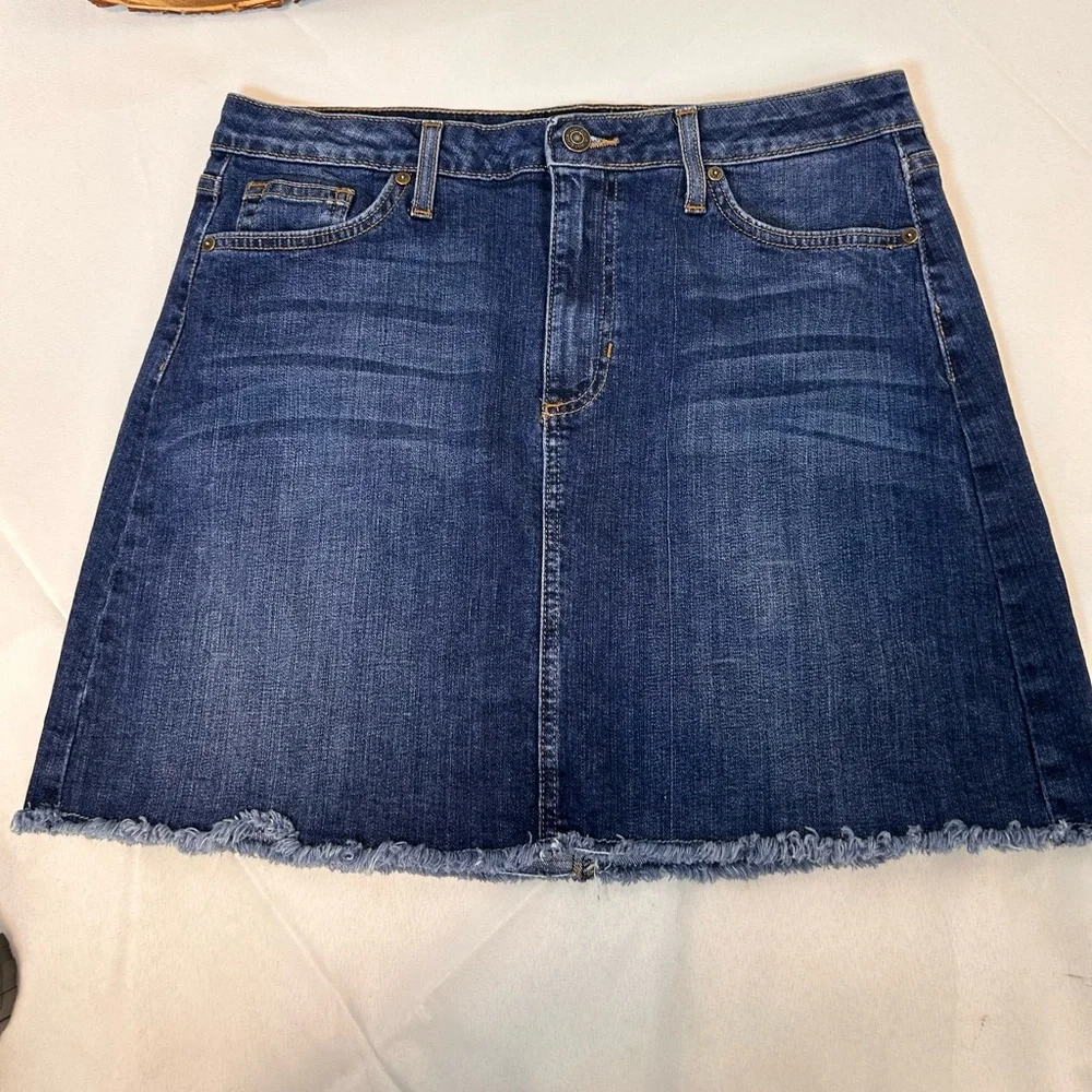 Just Black Classic Dark Blue Denim Frayed Hem A-Line Mini Skirt Women’s‎ Large